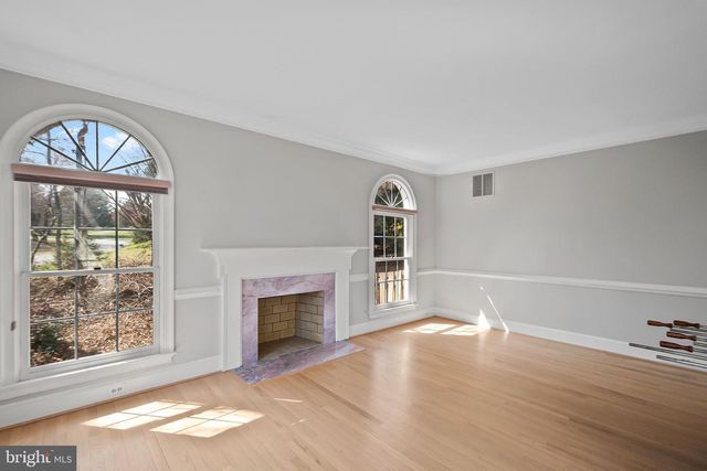 12187 BRECKNOCK ST, Oakton, VA 22124