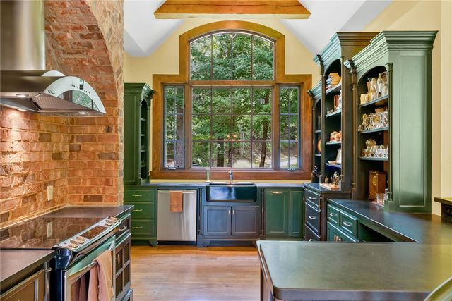 205 Long Cove Court, Sunset, SC 29685
