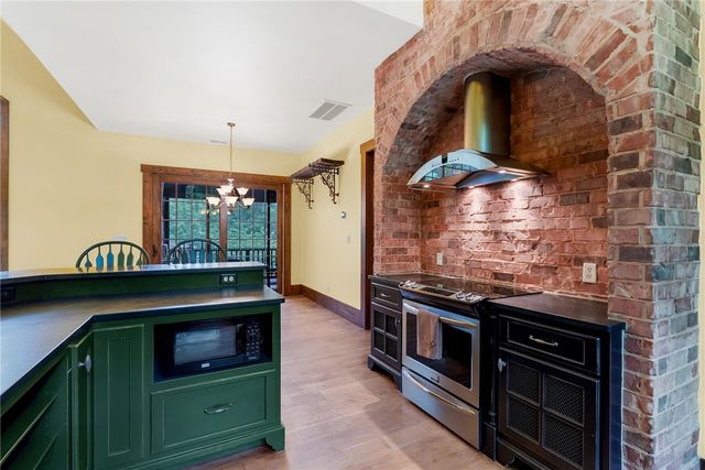 205 Long Cove Court, Sunset, SC 29685