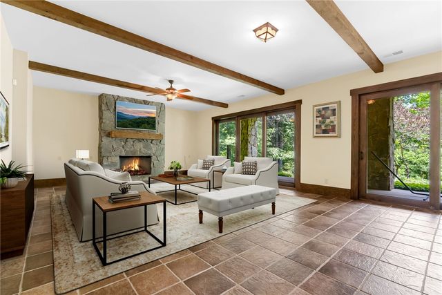 205 Long Cove Court, Sunset, SC 29685