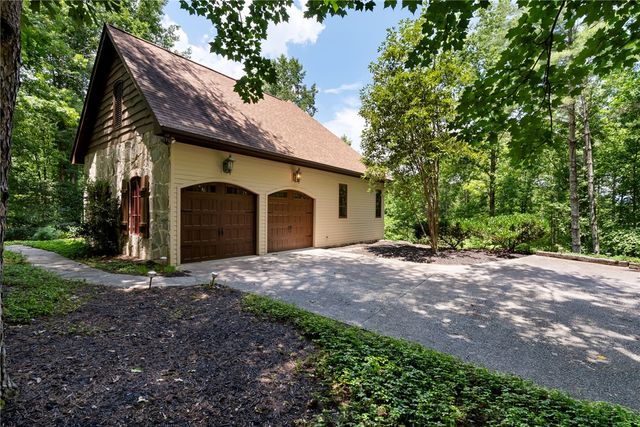 205 Long Cove Court, Sunset, SC 29685