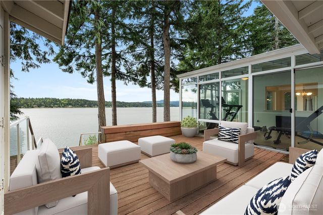3236 Gravelly Beach Loop NW, Olympia, WA 98502