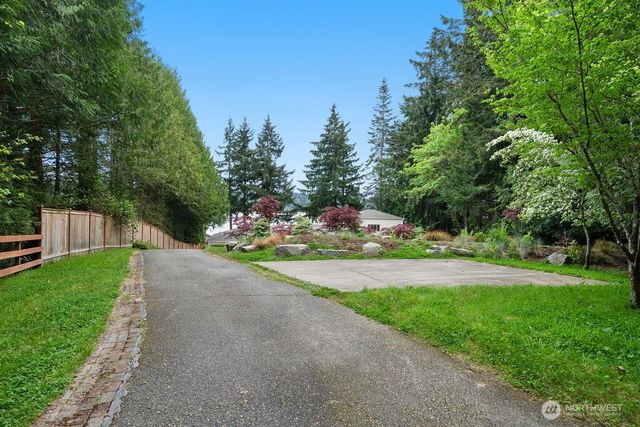 3236 Gravelly Beach Loop NW, Olympia, WA 98502