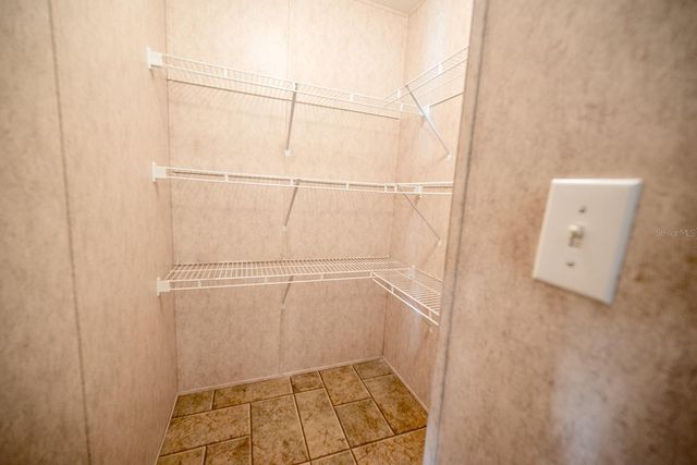 21800 SW 15TH AVENUE, Newberry, FL 32669