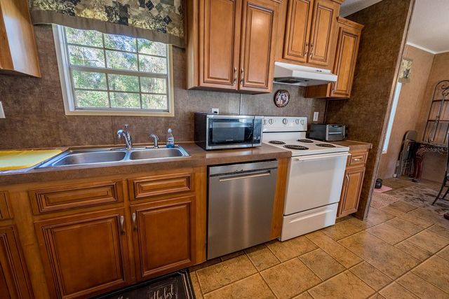 21800 SW 15TH AVENUE, Newberry, FL 32669