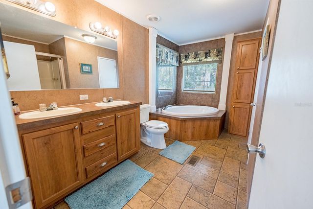 21800 SW 15TH AVENUE, Newberry, FL 32669
