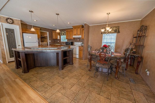 21800 SW 15TH AVENUE, Newberry, FL 32669