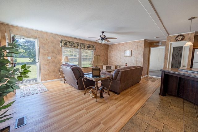 21800 SW 15TH AVENUE, Newberry, FL 32669