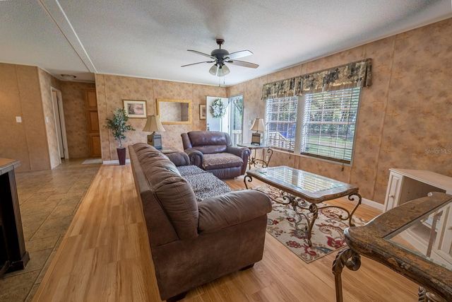 21800 SW 15TH AVENUE, Newberry, FL 32669