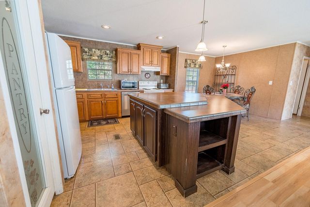 21800 SW 15TH AVENUE, Newberry, FL 32669