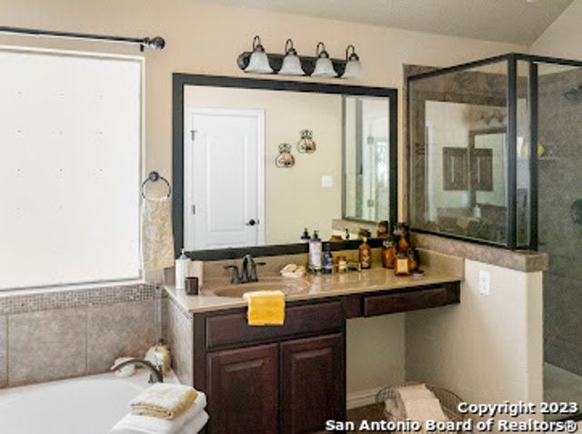 818 Grove Bend, San Antonio, TX 78253