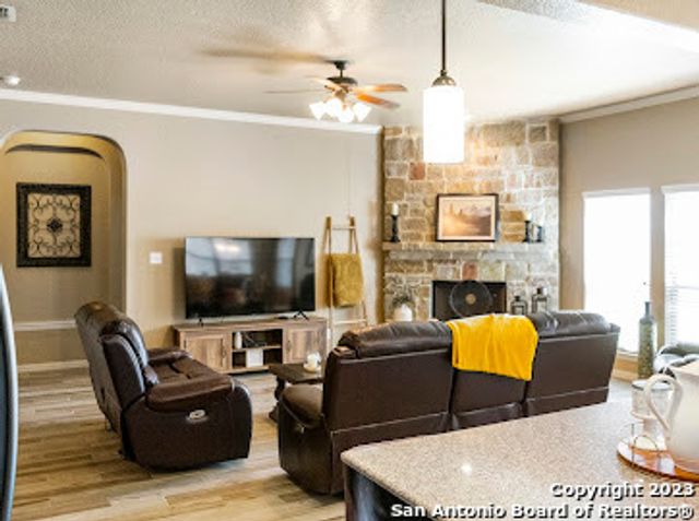 818 Grove Bend, San Antonio, TX 78253