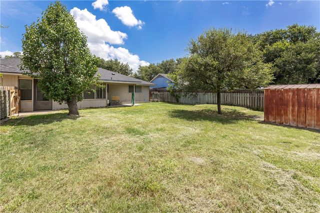 2312 Windsor Drive, Bryan, TX 77802