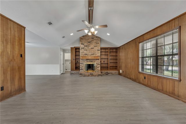 2312 Windsor Drive, Bryan, TX 77802