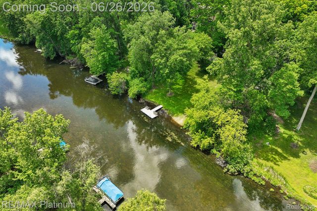 6100 Oak Valley Drive, Hamburg Township, MI 48189