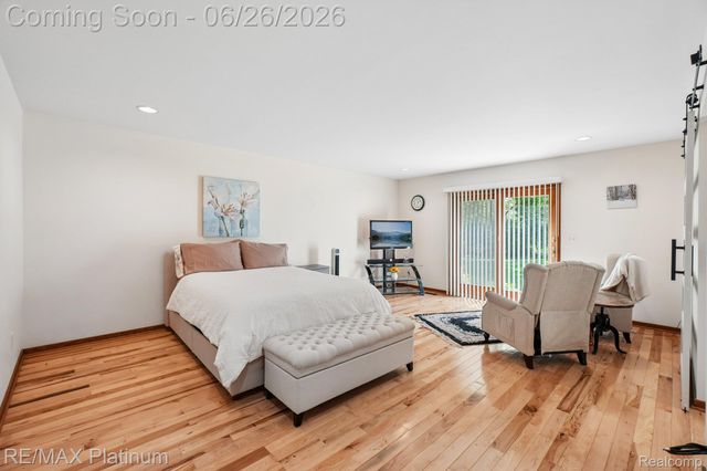 6100 Oak Valley Drive, Hamburg Township, MI 48189