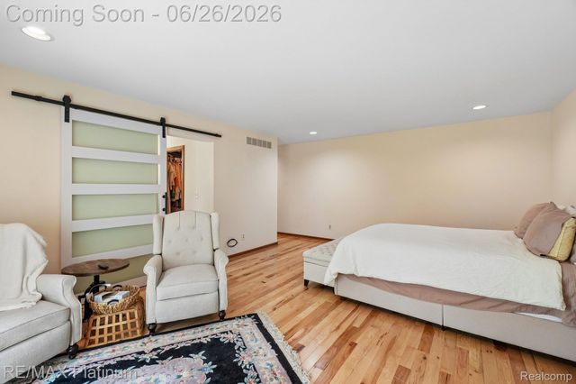 6100 Oak Valley Drive, Hamburg Township, MI 48189