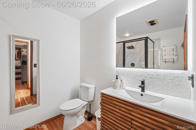 6100 Oak Valley Drive, Hamburg Township, MI 48189