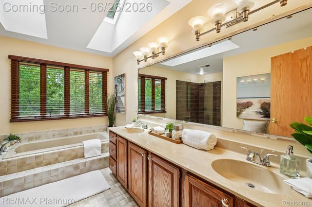 6100 Oak Valley Drive, Hamburg Township, MI 48189