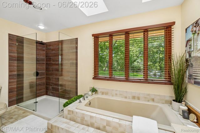 6100 Oak Valley Drive, Hamburg Township, MI 48189