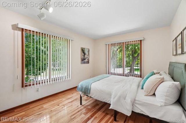 6100 Oak Valley Drive, Hamburg Township, MI 48189