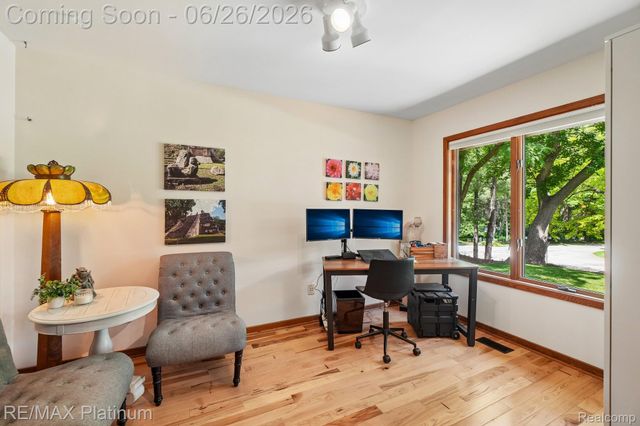 6100 Oak Valley Drive, Hamburg Township, MI 48189