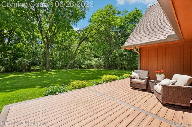 6100 Oak Valley Drive, Hamburg Township, MI 48189