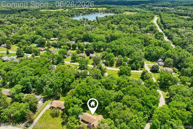 6100 Oak Valley Drive, Hamburg Township, MI 48189