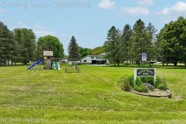6100 Oak Valley Drive, Hamburg Township, MI 48189