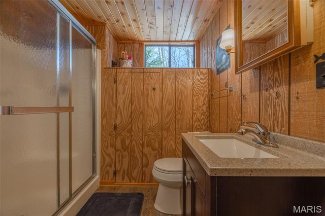 633 Wunderbar Point Drive, Innsbrook, MO 63390