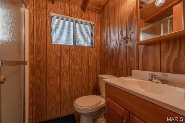 633 Wunderbar Point Drive, Innsbrook, MO 63390