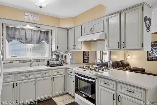 34749 Fargo Drive, Sterling Heights, MI 48312