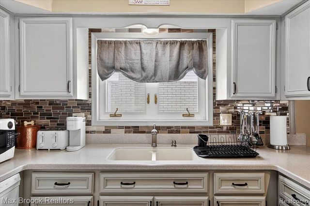 34749 Fargo Drive, Sterling Heights, MI 48312