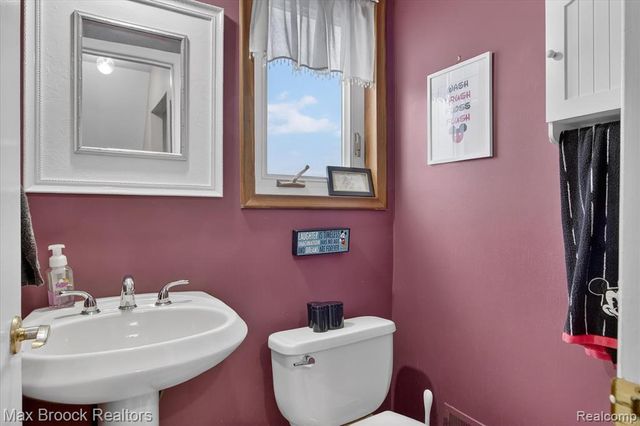 34749 Fargo Drive, Sterling Heights, MI 48312