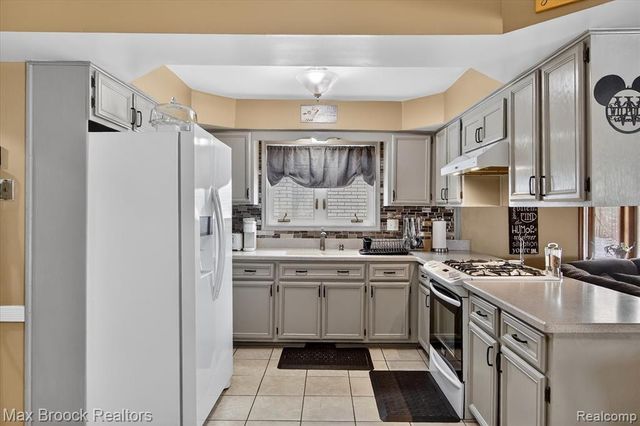 34749 Fargo Drive, Sterling Heights, MI 48312