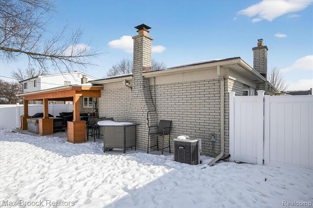 34749 Fargo Drive, Sterling Heights, MI 48312