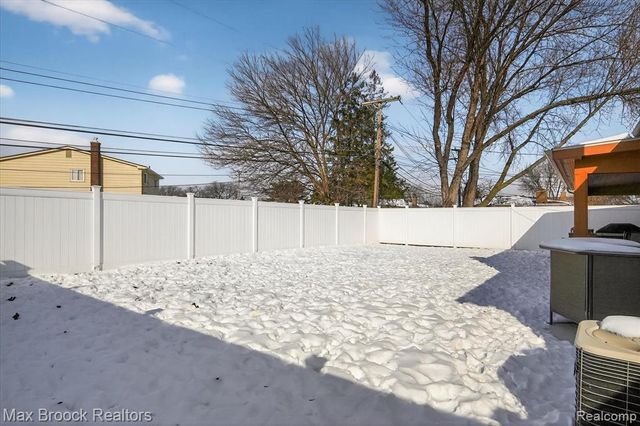 34749 Fargo Drive, Sterling Heights, MI 48312