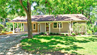 19135 Shoreline Way, Fayetteville, AR 72703