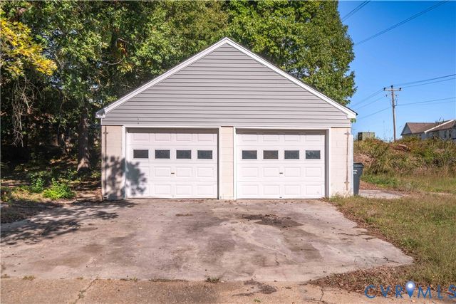 3901 Cambridge Pl, Hopewell, VA 23860