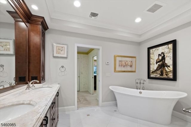 963 Huron Rd, Franklin Lakes Boro, NJ 07417