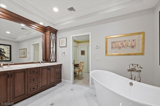 963 Huron Rd, Franklin Lakes Boro, NJ 07417