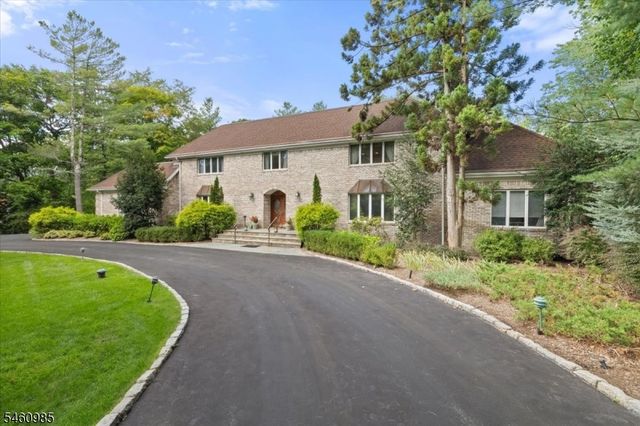 963 Huron Rd, Franklin Lakes Boro, NJ 07417