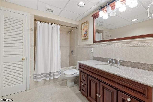 963 Huron Rd, Franklin Lakes Boro, NJ 07417