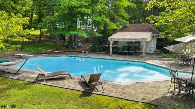 963 Huron Rd, Franklin Lakes Boro, NJ 07417