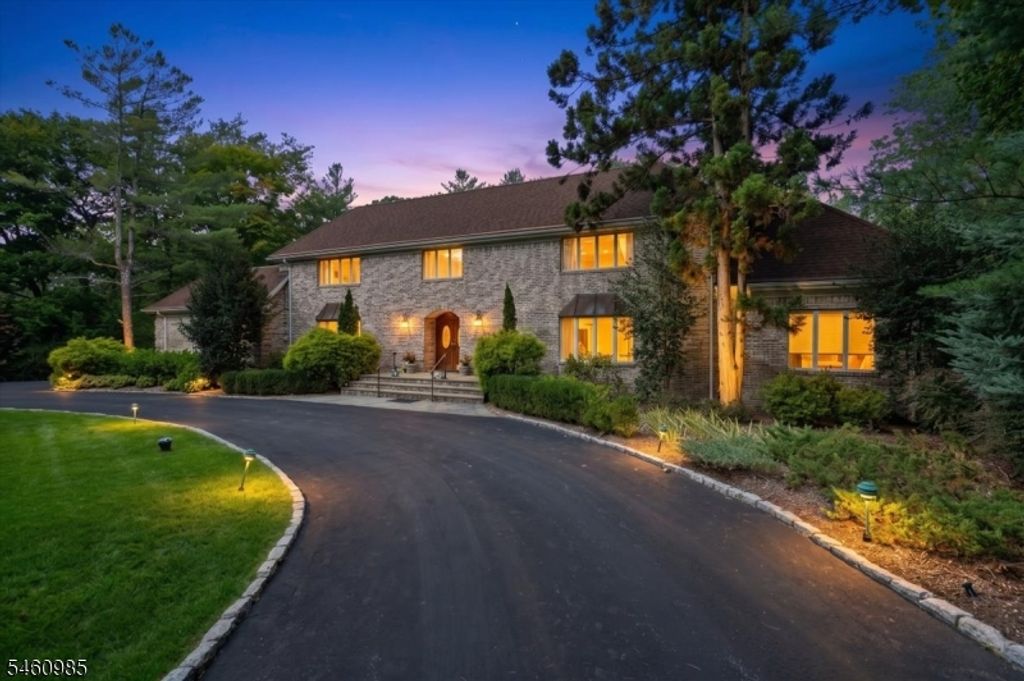 963 Huron Rd, Franklin Lakes Boro, NJ 07417