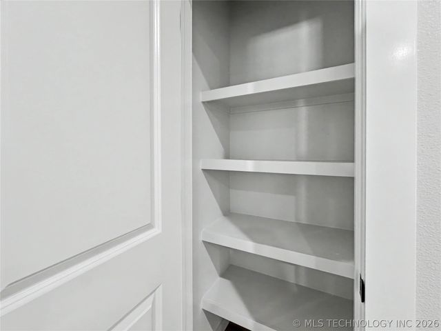 11825 W 838 Road, Tahlequah, OK 74464