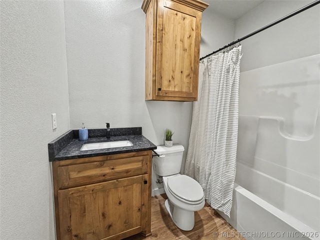 11825 W 838 Road, Tahlequah, OK 74464