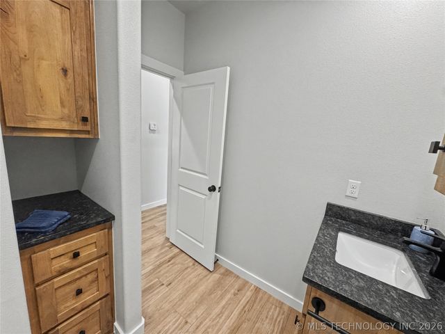 11825 W 838 Road, Tahlequah, OK 74464