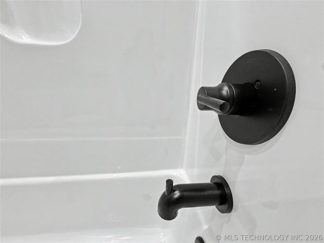 11825 W 838 Road, Tahlequah, OK 74464