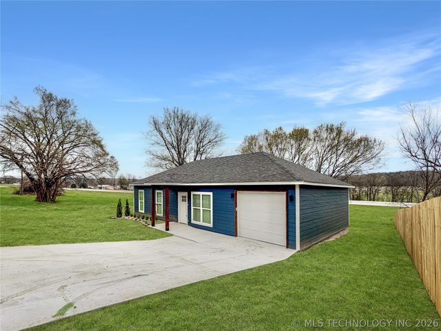 11825 W 838 Road, Tahlequah, OK 74464